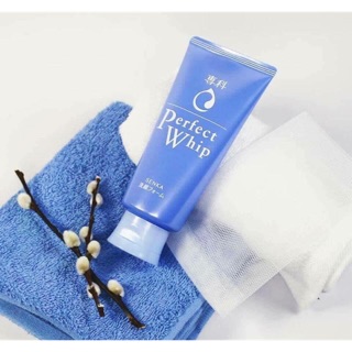 Sữa rửa mặt Perfect whip