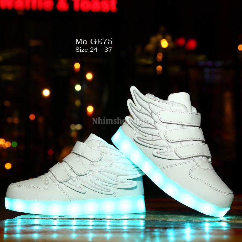 Giày bé trai bé gái có đèn LED phát sáng sạc USB thông minh cho bé 2 đến 12 tuổi sneaker trắng cánh thiên thần GE75