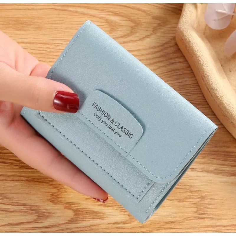 Ví nữ mini cầm tay giá rẽ khoá bấm in chữ hàng đẹp trẻ trung đơn giản cực xinh
