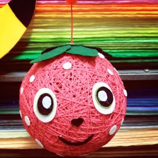 Đèn trung thu dâu tây handmade