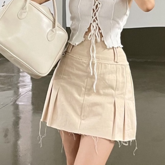 ONONMADE Chân Váy Ngắn Y2K Kaki Tưa Màu Kem Solid Pleated Mini Skirt