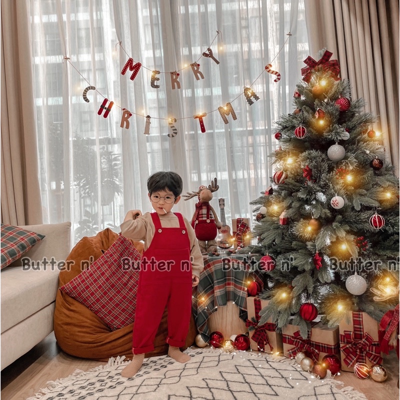 Yếm Jean Đỏ Mềm Mại Cho Bé