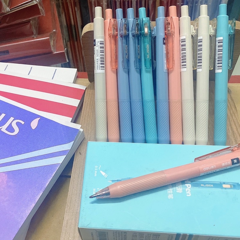 Bút bi văn phòng Deli Nusign mực gel đen cao cấp 0.5mm mực đều nét 4 màu tiêu đề sổ tay bullet journal NS568