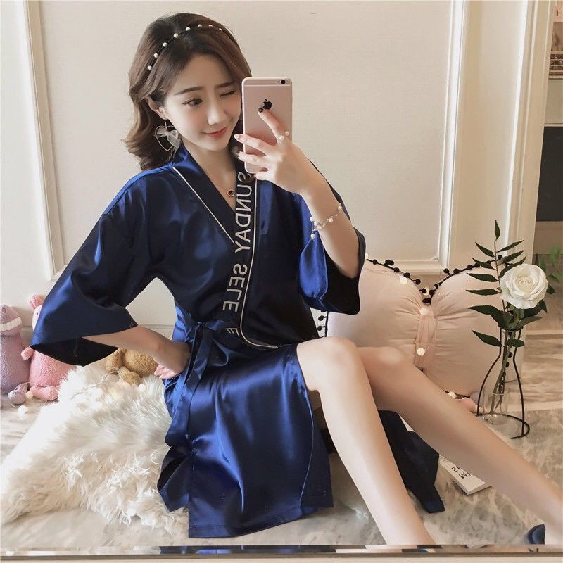 Pijama phong cách Hàn Quốc nữ mùa hè băng lụa sexy áo len mỏng cardigan ngủ dài giữa kéo sợi choàng tắm tại nhà