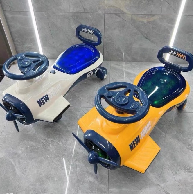 Xe lắc cho bé mẫu mới Máy Bay NEW FORCE, Xe lắc chòi chân máy bay lắc có nhạc và đèn cho bé từ