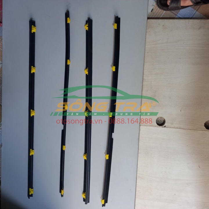 NẸP CHÂN KÍNH CÁNH CỬA KIA PRIDE CD5