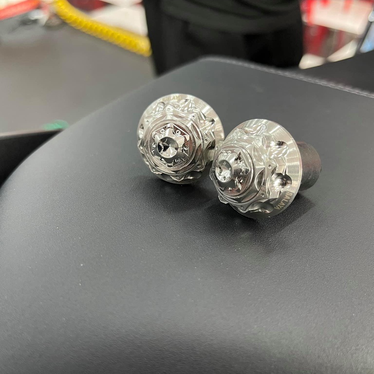 Cặp gù inox Salaya, Gù bông Salaya, Gù 5 cạnh bông Salaya sáng đẹp