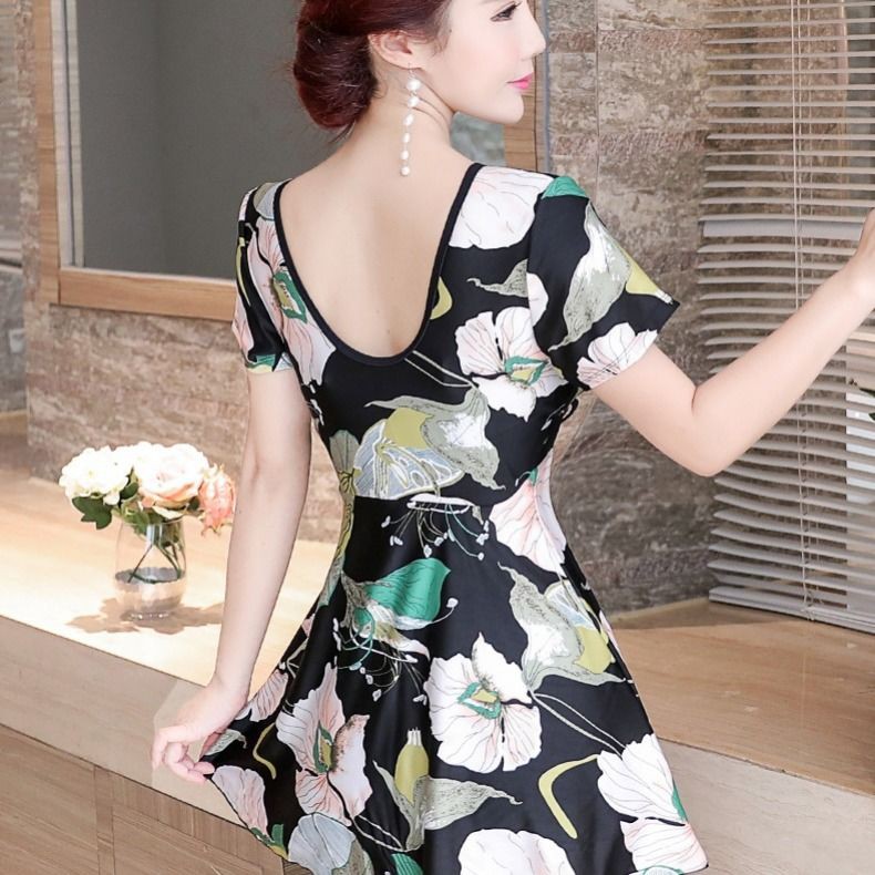 Bộ Đồ Bơi Mỏng Nhẹ Cho Phụ Nữ Trung Niên 50-60 | BigBuy360 - bigbuy360.vn