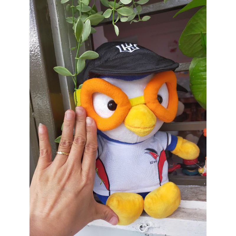 Gấu bông chim Pororo mặc đồ chơi bóng chày size 30cm 50k🥰🥰🥰