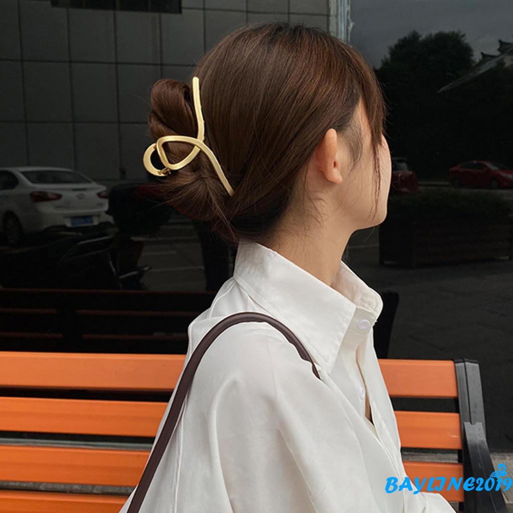 Kẹp tóc hỗ trợ rửa mặt hình cá mập màu sắc đơn giản dành cho nữ