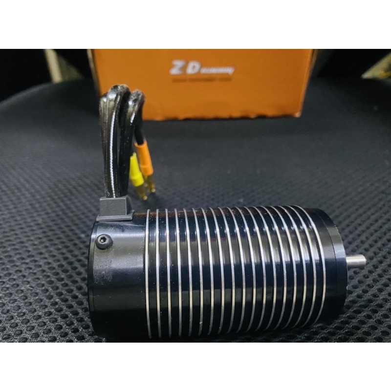 Motor 4274 2000kv chạy 4s-6s tốc độc trên 100km/h cho xe và tàu điều khiển RC
