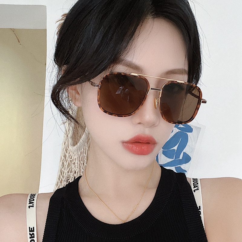 Kính Mát Gọng Kim Loại Trong Suốt Oversized Chống Tia UV Phong Cách Hàn Quốc Cổ Điển Thời Trang