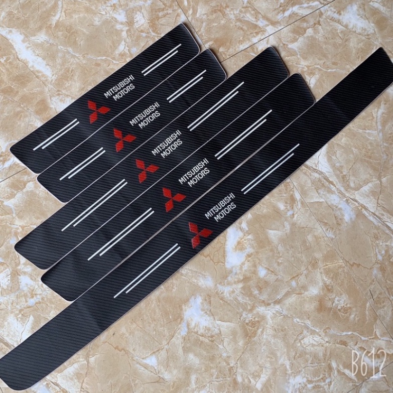 Nẹp Dán Vân Carbon Chống Xước Bảo Vệ Bậc Cửa Cốp Sau Xe Hơi Cho Full Hãng Xe