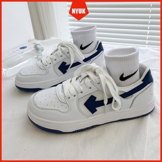 Giày Sneaker Màu Trắng Thiết Kế Thoáng Khí Hợp Thời Trang Dễ Phối Đồ