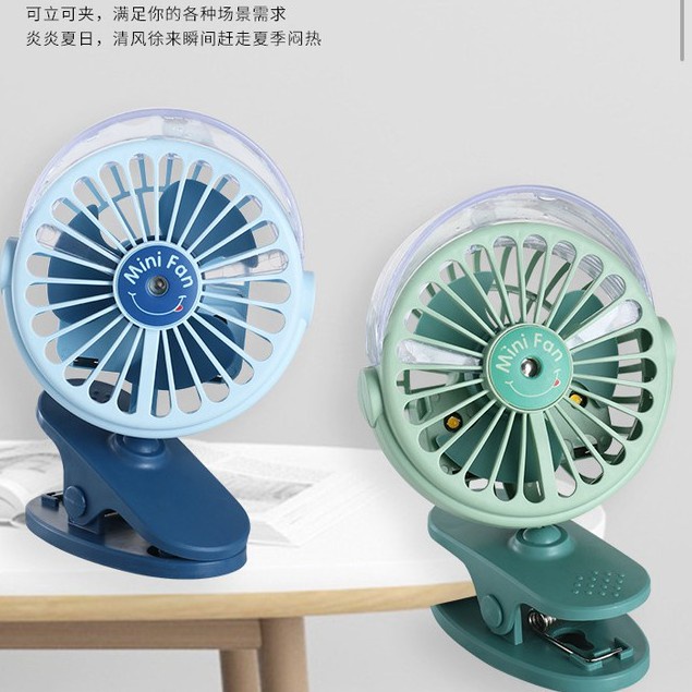 Quạt tích điện mini xoay 180 độ phun sương kẹp bàn 3 tốc độ gió làm đèn ngủ tiện lợi