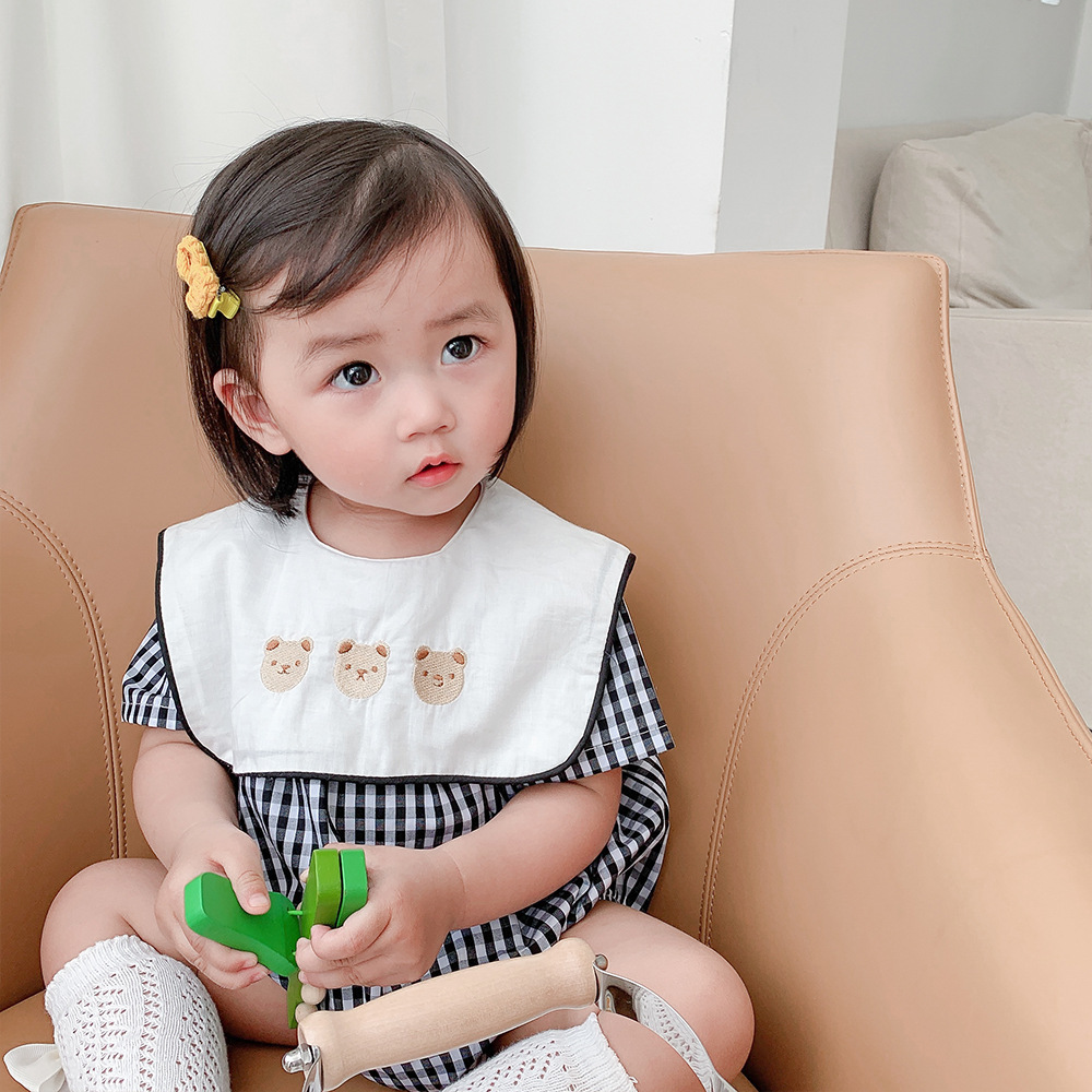 Áo liền quần ngắn tay in họa tiết gấu xinh xắn dành cho bé gái