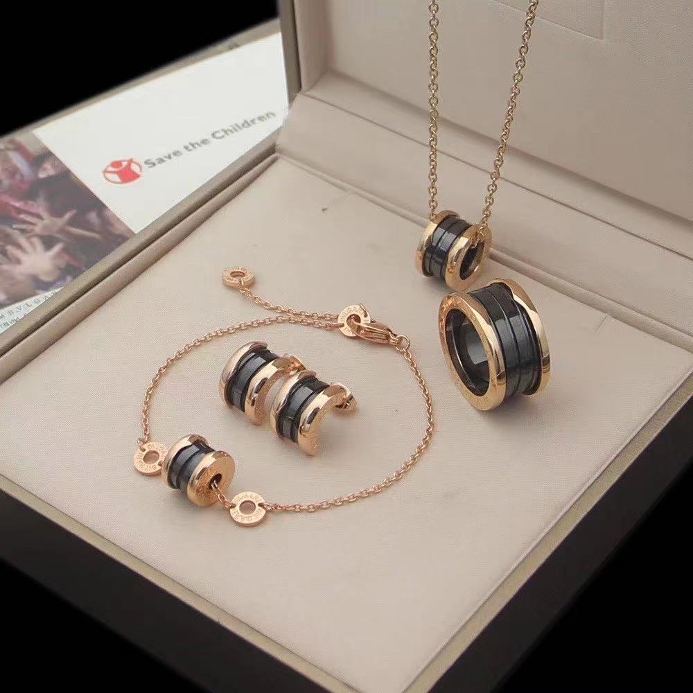 Bộ Trang Sức Bằng Thép Titan Mạ Vàng 18K Thời Trang