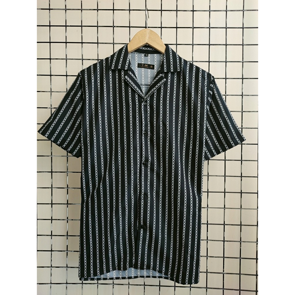 Áo sơ mi nam tay ngắn họa tiết DoHo, chất liệu lụa thoáng mát, thấm hút mồ hôi | BigBuy360 - bigbuy360.vn