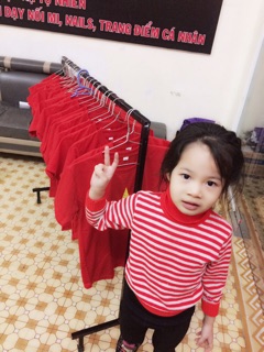 Áo cờ đỏ sao vàng cho bé