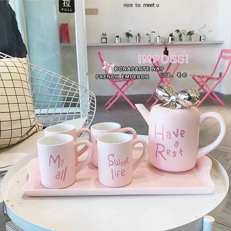 Bộ bình nước hình nơ hồng 4 cốc kèm khay