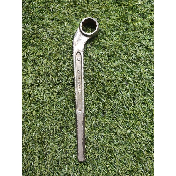 Cờ lê vòng hàng Nhật bãi