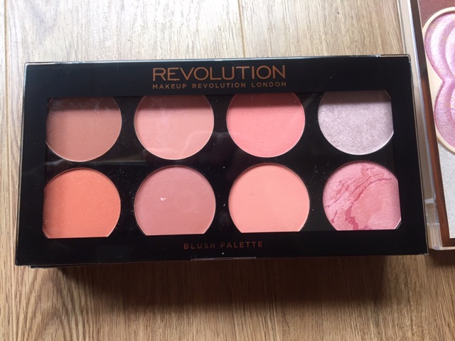 Bảng Má Makeup Revolution Hot and Spice - Sugar and Spice