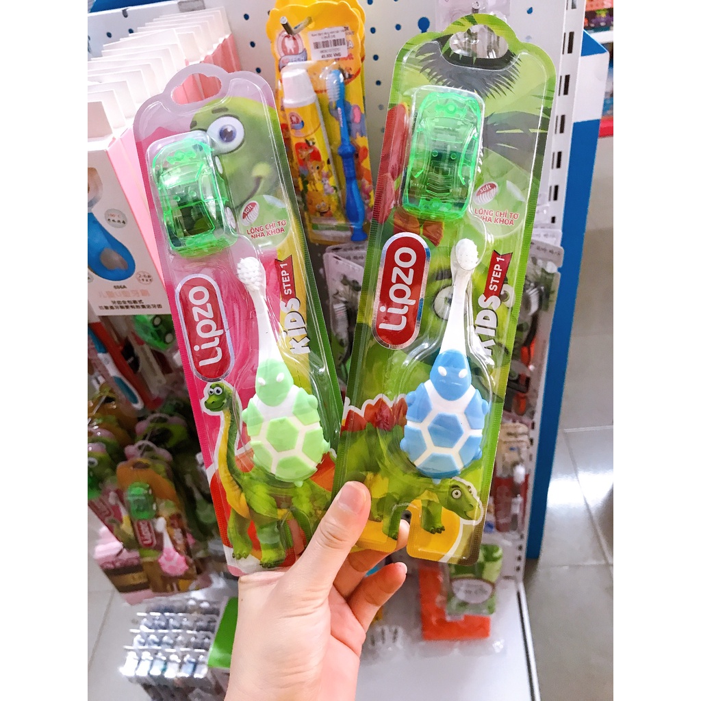 Bàn chải đánh răng trẻ em Lipzo tặng kèm ô tô