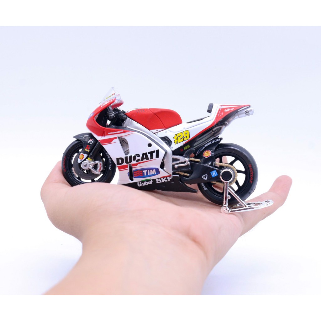 XE MÔ HÌNH MOTO GP DUCATI DESMOSEDICI 2015 NO.29 - MAISTO tỷ lệ 1:18