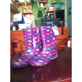 Ủng cao su đi mưa em bé - Công ty TNHH SX - TM May Việt An