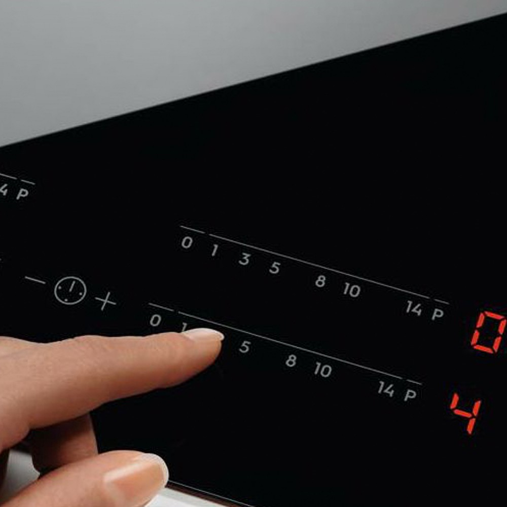 Bếp từ âm kính 3 vùng nấu 60cm ELectrolux LIT60342