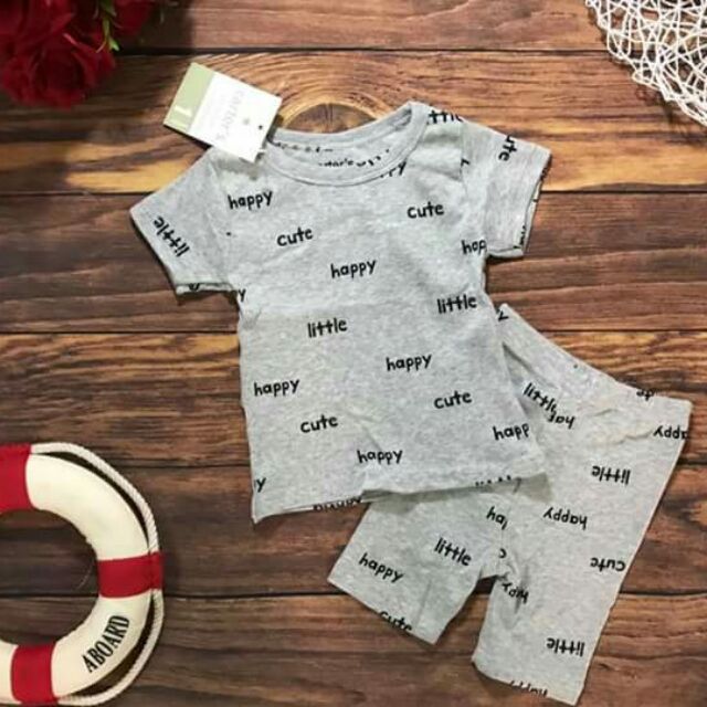 bộ bozip cho bé bao chất đẹp từ 8-18kg nhé. vô cùng yêu luôn. khô g bị co thấm hút mồ hôi tốt cho bé vận động k lo nóng