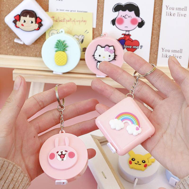 ⭐ iLado ⭐ Thước dây Mềm Mini Thước Dây Đa Năng Đo Chiều Cao dễ dàng mang theo In Họa Tiết Hoạt Hình 1.5m/1.8m Hoạt Hình  Cuộn Rút bấm rút dây tự động chất lượng cao Tiện Lợi đo eo, vòng bụng dễ thương