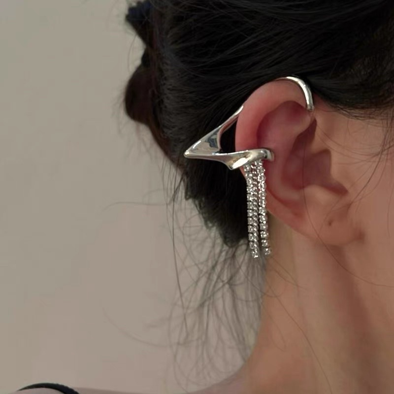 Khuyên tai yêu tinh kẹp cá tính thời trang nữ