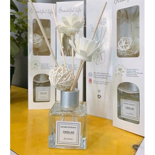 Tinh dầu thơm phòng kèm que gỗ hoa trắng AROMATHERAPY 50ml , mùi hương dịu nhẹ tươi mát [Shop CEC]