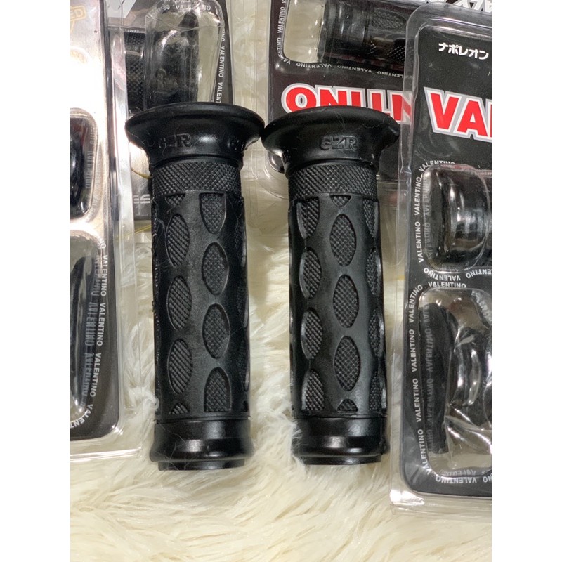 Bao tay valentino thông dụng xe