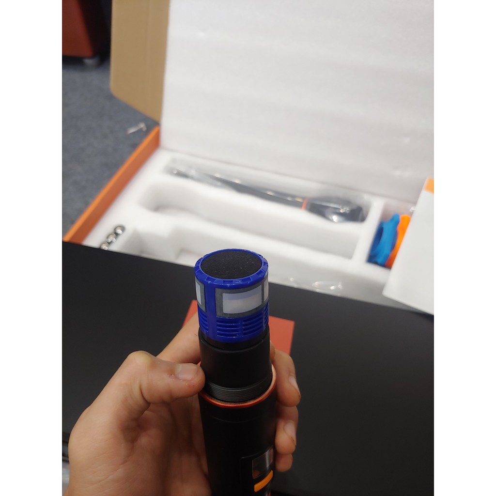 Micro không dây JBL VM500 phiên bản 2022