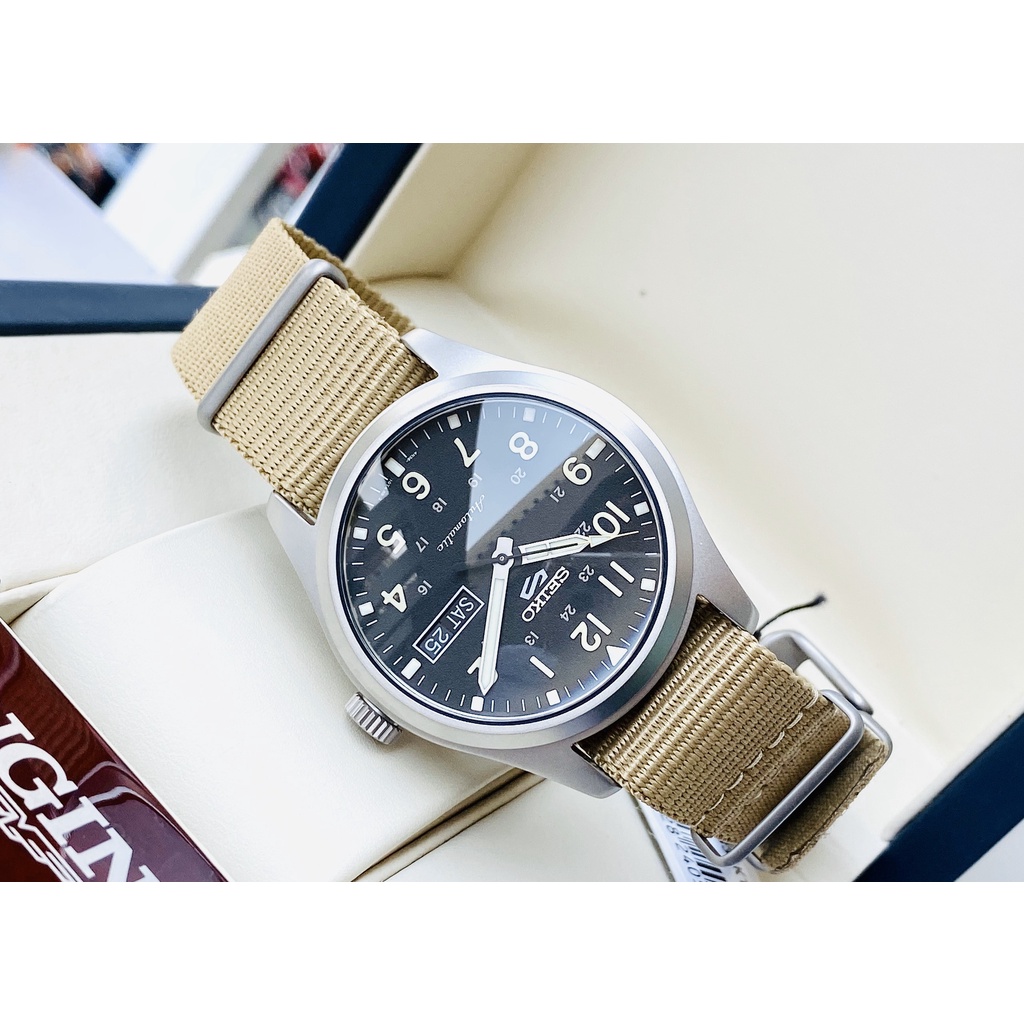 Đồng hồ nam dây vải Seiko 5 Sports SRPG35K1