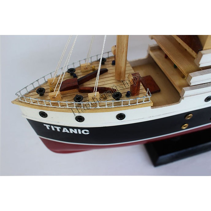 Mô hình tàu thuyền gỗ Titanic có điện (Thân: 60cm)