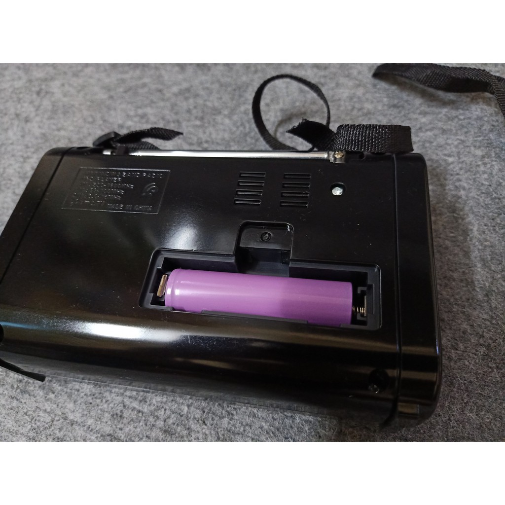 Đài LOA  EXTRA BASS CÓ ĐÈN PIN LED, USB NGHE NHẠC THẺ NHỚ WAXIBA XB-771URT RADIO AM FM SW THEO KÈM PIN SẠC