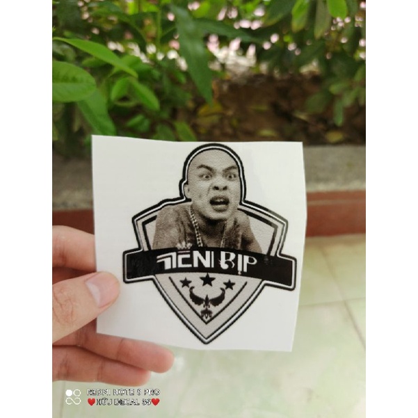 [Giá 1 Tem] Tem Logo Sticker Tiến Bịp - Còn Cái Nịt  dán xe trang trí