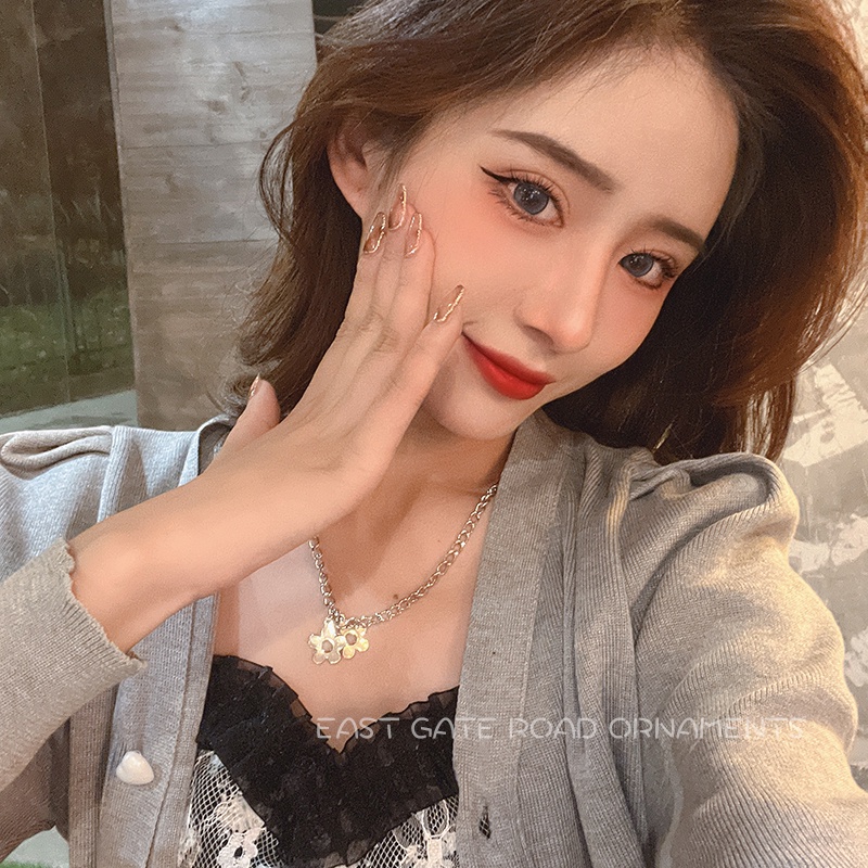 Vòng cổ Hình Bông Hoa Màu Tương Phản Phong Cách Hàn Quốc Đơn Giản