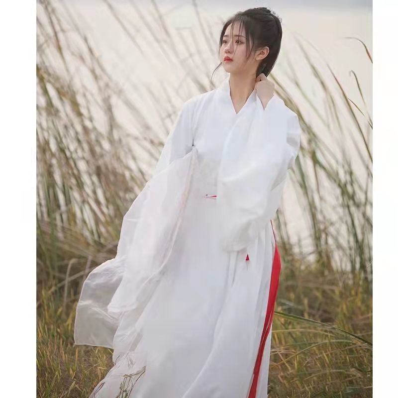 Bộ Hán Phục Màu Trắng Chiết Eo 150cm Chiều Dài 4.5M
