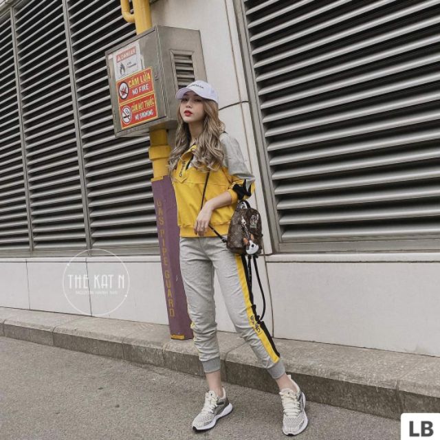 Bộ thể thao vàng