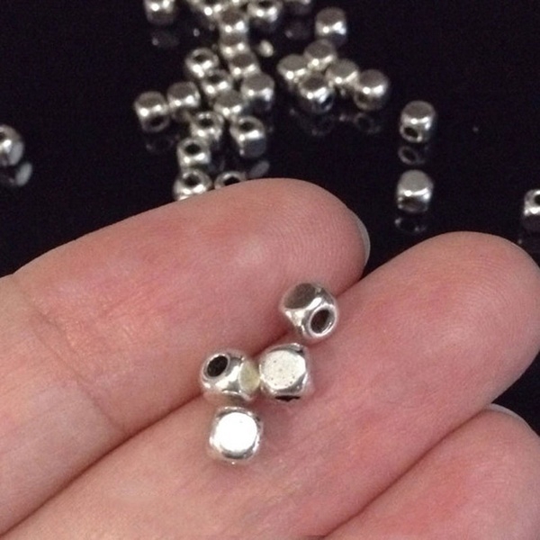 Set 100 hạt cườm xỏ lỗ kích thước 3.5x3mm dùng làm trang sức thủ công