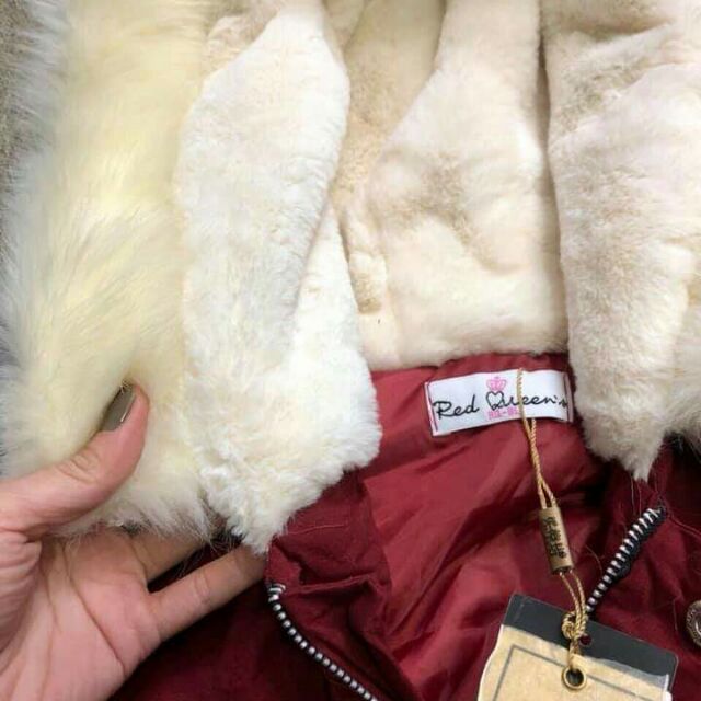 Pass Áo parka đỏ mận mũ lông to