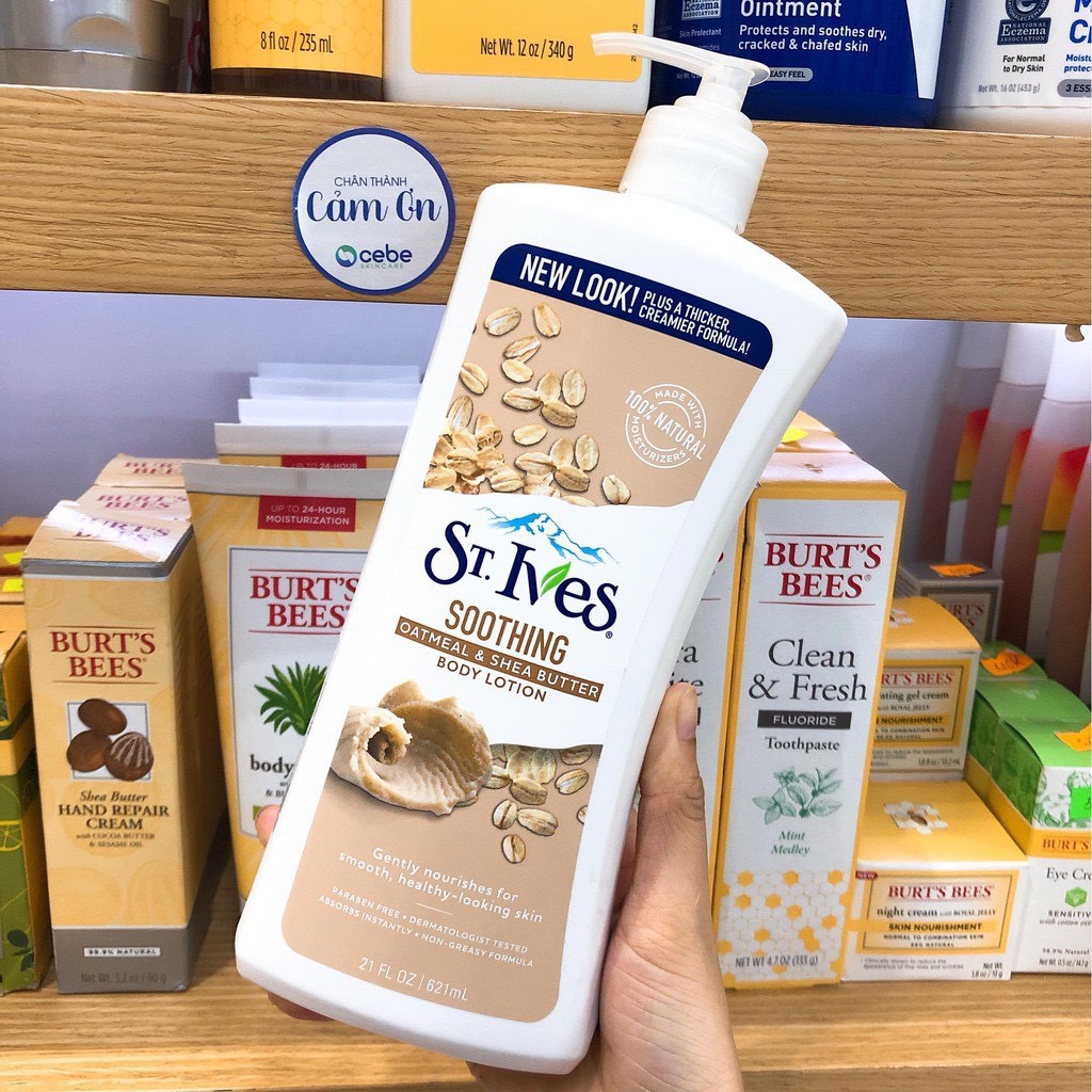 Kem dưỡng ẩm St.Ives Soothing Oatmeal & Shea Butter Body Lotion (621mL) | BigBuy360 - bigbuy360.vn