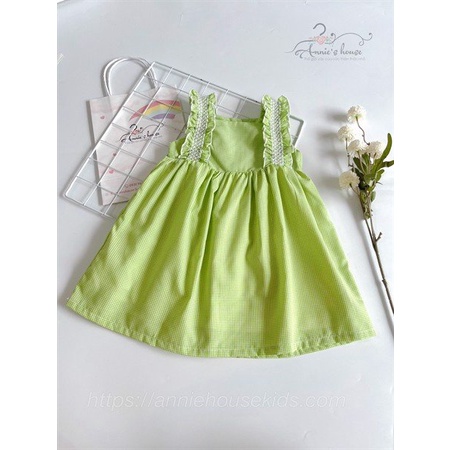 Váy Đầm Bé Gái Annie Đầm Nhún Vai Caro Xanh Bơ – cho bé từ 9 – 30kg