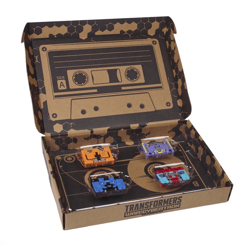 Mô hình nhân vật Transformers WFC Generations Selects Soundwave Spy Patrol