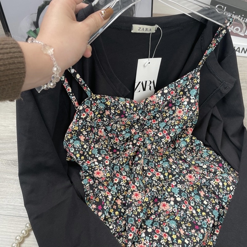 Set váy 2 dây hoa kèm áo khoác đen cardigan Váy 2s dúm hông áo cadigan