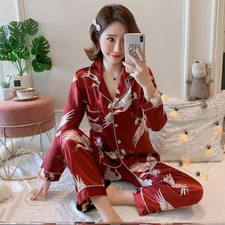 Bộ pijama dài lụa đỏ họa tiết chim hạc